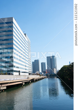 靠近水的建築景觀 靠近水的建築景觀 122121002