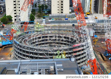 寢屋川北部地下河城北豎井施工現場:正在組裝沉箱模板 寢屋川北部地下河城北豎井施工現場:正在組裝沉箱模板 122123238