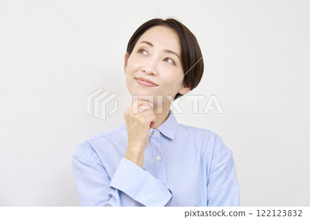 想像女人白色背景 122123832