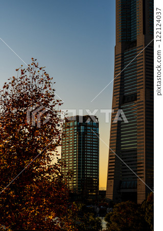 被夕陽染紅的未來港區 被夕陽染紅的未來港區 122124037
