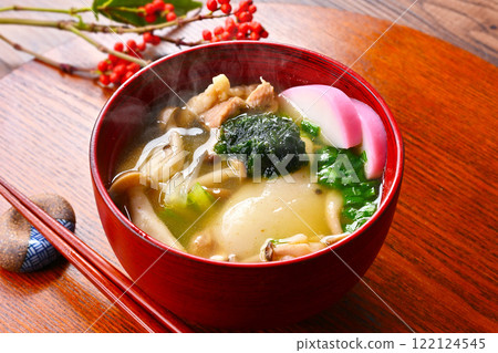 註）蒸氣是合成的。靜岡縣濱松市的自製大象、綠海藻、年菜、雜煮、雜煮、當地菜餚 122124545