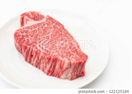 Domestic Japanese black beef fillet (Chateaubriand) served on a plate 122125184