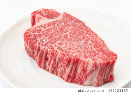 Domestic Japanese black beef fillet (Chateaubriand) served on a plate 122125185