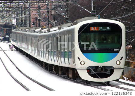 [SS] Seibu Haijima Line 30000 series train (express - 10-car train) in winter 122126348
