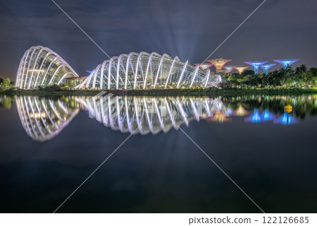 Stunning Night Reflection of the flower dome at Garden by the bay, Singapore 122126685