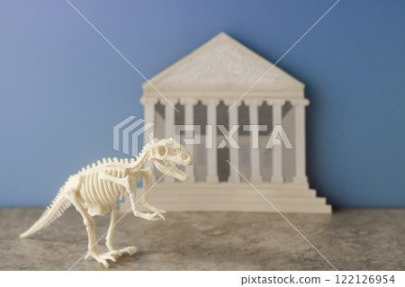 Museum and dinosaur fossils Museum and dinosaur fossils 122126954