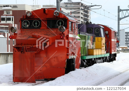 Sekihoku Main Line russel vehicle (double-track russel) parked at Asahikawa Station 122127034
