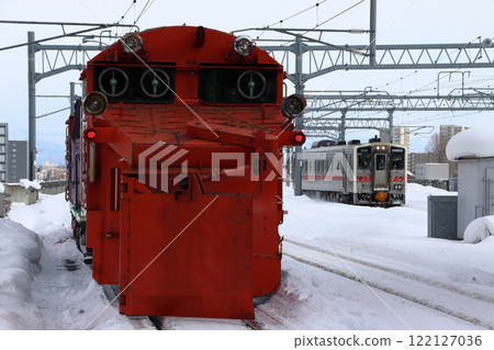 Sekihoku Main Line russel vehicle (double-track russel) parked at Asahikawa Station 122127036