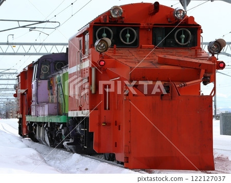 Sekihoku Main Line russel vehicle (double-track russel) parked at Asahikawa Station 122127037