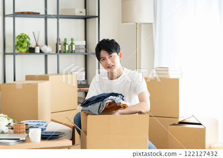 搬家的年輕人 搬家的年輕人 122127432