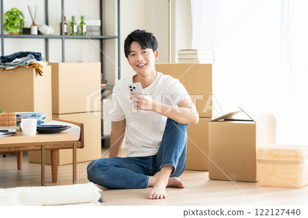 搬家的年輕人 122127440