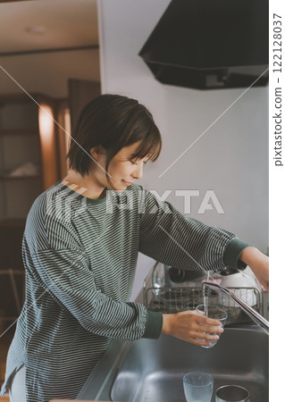 早上第一件事就是喝自來水 122128037