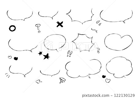 一套可愛的時尚手寫和塗鴉風格的語音氣泡,用墨水筆繪製。 一套可愛的時尚手寫和塗鴉風格的語音氣泡,用墨水筆繪製。 122130129