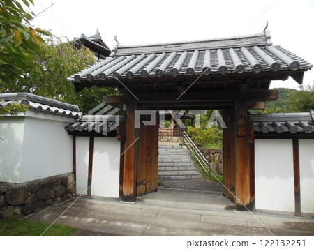 攝津池田城的模擬天守閣和kuruwa 攝津池田城的模擬天守閣和kuruwa 122132251