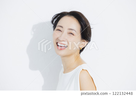 短髮女子的肖像 短髮女子的肖像 122132448