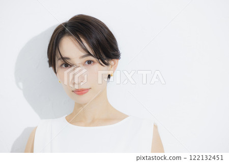 短髮女子的肖像 122132451