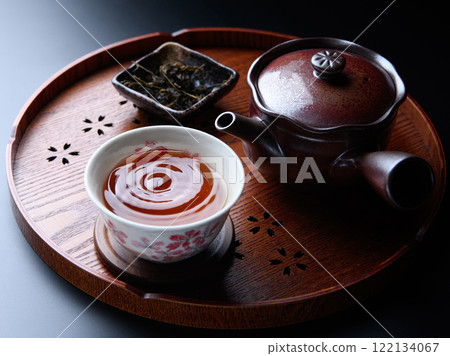 Tea (Japanese tea) black background 122134067