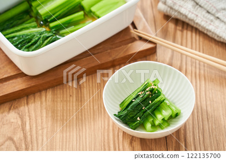 Simple and healthy boiled komatsuna – a classic Japanese side dish Simple and healthy boiled komatsuna – a classic Japanese side dish 122135700