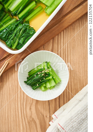 簡單又健康的小松菜沾醬－經典的日本配菜 122135704