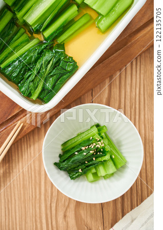 Simple and healthy boiled komatsuna – a classic Japanese side dish 122135705