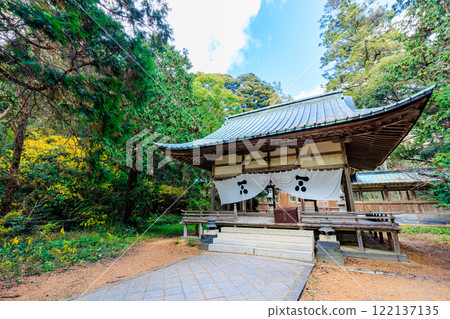 Winter at the ruins of Hagi Castle, Shitogisan Shrine, Hagi City, Yamaguchi Prefecture Winter at the ruins of Hagi Castle, Shitogisan Shrine, Hagi City, Yamaguchi Prefecture 122137135