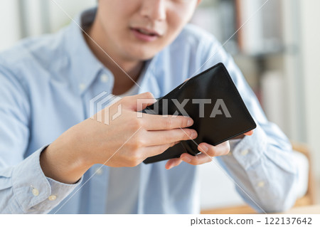 有錢包的年輕人 有錢包的年輕人 122137642