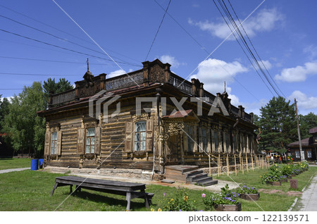 A single-storey wooden residential building of corridor type built in 1909 in Verkhneudinsk, Russia A single-storey wooden residential building of corridor type built in 1909 in Verkhneudinsk, Russia 122139571