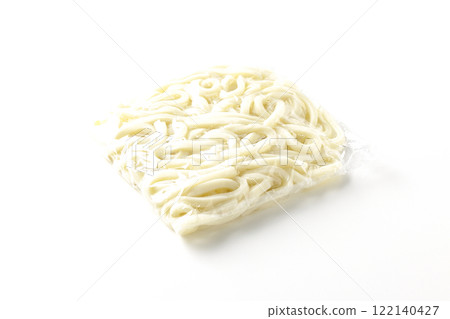 一袋烏龍麵在白色背景下煮之前的照片 一袋烏龍麵在白色背景下煮之前的照片 122140427