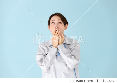 女式工作服驚訝 122140829