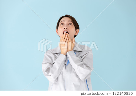 女式工作服驚訝 122140830