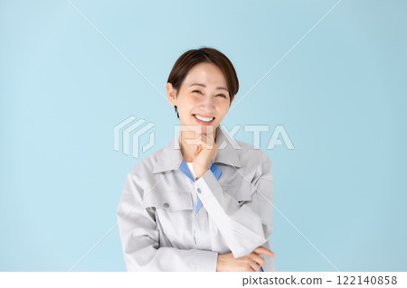 女工作服思考微笑 122140858