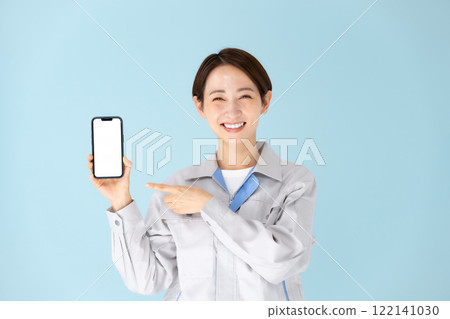 Woman, work clothes, smartphone 122141030