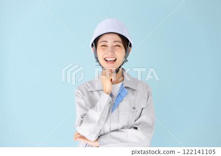 女工作服頭盔微笑 122141105
