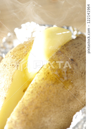 熱氣騰騰的馬鈴薯黃油 122141964