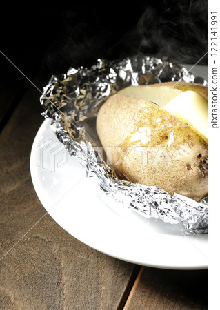 熱氣騰騰的馬鈴薯黃油 122141991