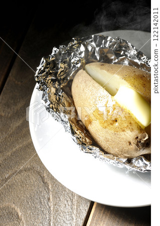 熱氣騰騰的馬鈴薯黃油 122142011