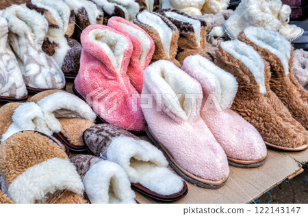 Various handmade warm slippers 122143147