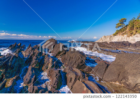 [Kanagawa Prefecture] Arasaki Coast with a distant view of Mt. Fuji 122143350