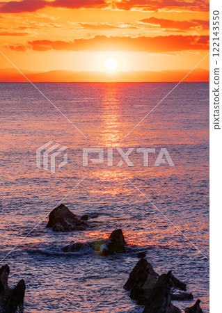 [Kanagawa Prefecture] Evening view of the rocks of Arashisaki Coast 122143550