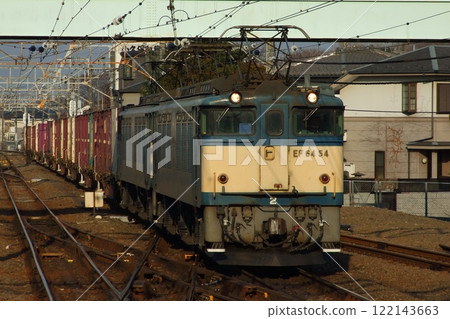 武藏野線上曾經使用過的EF64型雙列貨運列車（2459re_54前輔機）_2008年2月20日拍攝 122143663