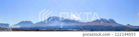 Panoramic view of the snowy landscape of the five peaks of Mt. Aso (Joyama Observatory), Aso City 122144055