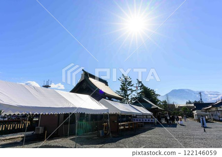 境內風景 日本三大塔門之一的阿蘇神社「在熊本地震中遭受嚴重破壞，時隔八年完成修復」（阿蘇市） 122146059