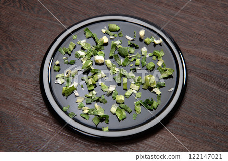 Freeze-dried finely chopped green onions 122147021
