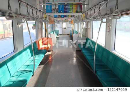 Hakodate Main Line/Chitose Line 733 Series Train (Airport Rapid: Inside the Train) Hakodate Main Line/Chitose Line 733 Series Train (Airport Rapid: Inside the Train) 122147039