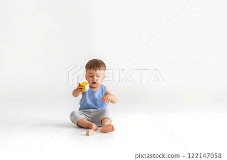 Early signs of autism syndrome in children. autism. Signs and symptoms of autism in a child. 122147058