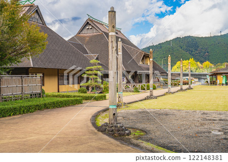 Foret Nakakawane Chameikan in Kawane-cho (Shizuoka Prefecture) stands out against the blue sky Foret Nakakawane Chameikan in Kawane-cho (Shizuoka Prefecture) stands out against the blue sky 122148381