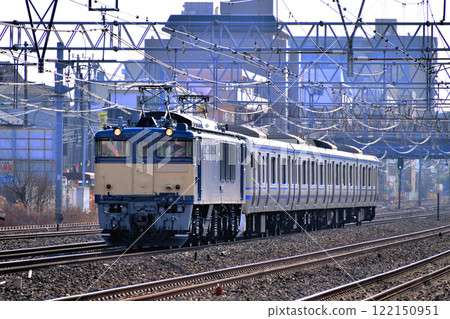 東海道本線大船～戶塚 JR東日本 EF64-1030（長岡）+ E217系列 Y-130編組（鎌倉） 122150951