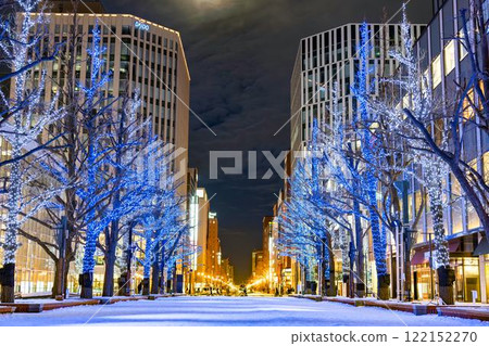 北海道札幌市舊北海道廳（紅磚政府大樓）前的冬季札幌北三條廣場（Akapla）的燈光 122152270