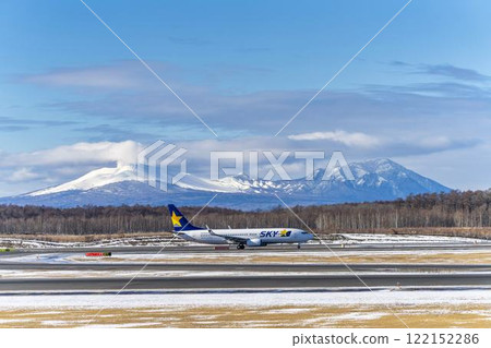 冬季新千歲機場、北海道千歲市樽前山、富士嶽山的飛機 122152286