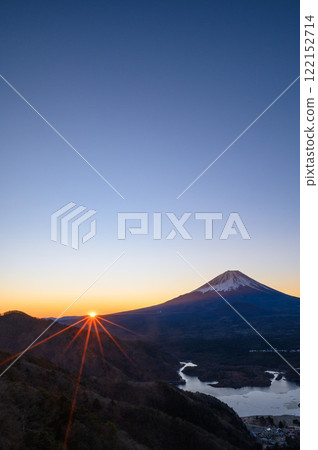 Mount Fuji and the sunrise seen from near Mikatabunzan Mount Fuji and the sunrise seen from near Mikatabunzan 122152714